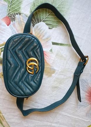 Сумка на пояс у стилі gucci