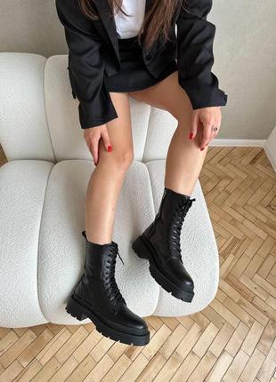 Берцы женские высокие зимние кожаные черные, ботинки зимние квадратная подошва9 фото