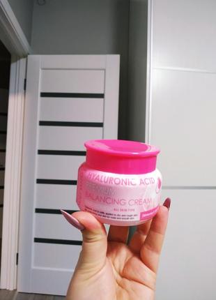 Крем с гиалуроновой кислотой farm stay2 фото