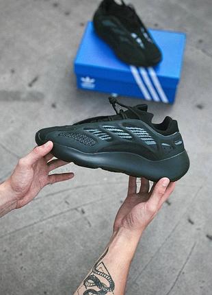 Adidas yeezy 700 v3 black