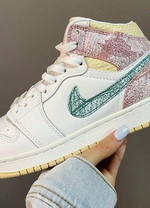 Женские кроссовки  jordan 1 retro