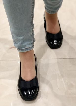 Женские кожаные туфли на низком ходу, черные лаковые балетки 1833 mario muzi 29372 фото