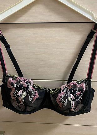 Бюстгальтер