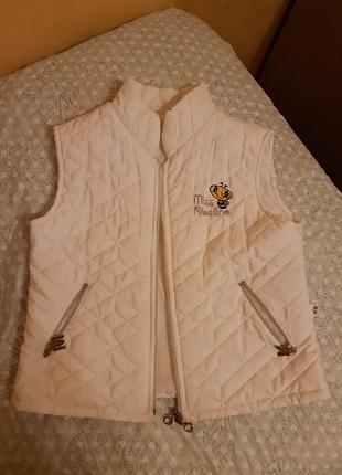 Безрукавка 6 -8 рокі
