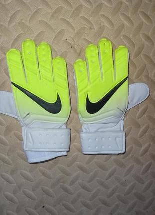Перчатки вратарские nike 3-6  років