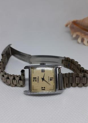 Часы слава ссср с металлическим браслетом, винтажные, в рабочем состоянии2 фото