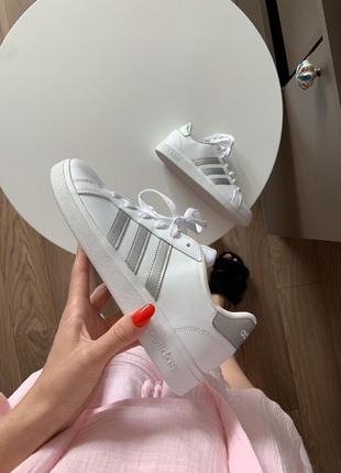 Жіночі кросівки adidas grand court 2.0 k