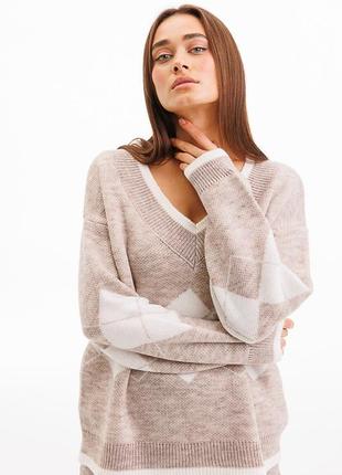 Женский вязаный пуловер oversize бежевый в молочные ромбы1 фото