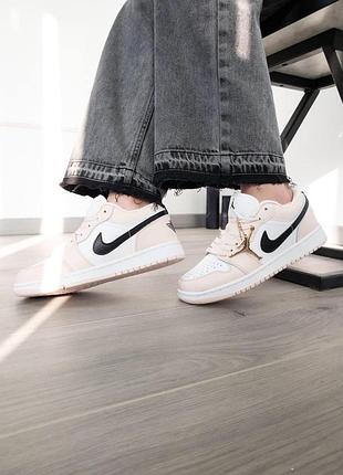 Nike air jordan retro 1 low pink