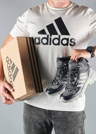 Шикарні кросівки "adidas terrex swift r termo"10 фото