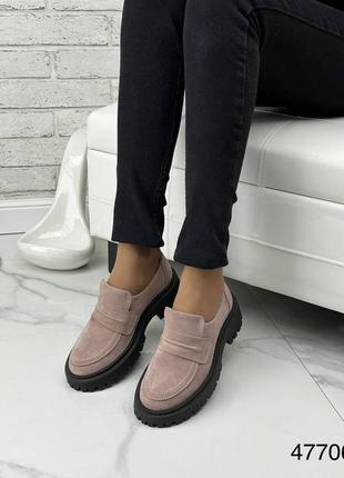 Стильні натуральні замшеві лофери пудрового кольору, жіночі комфортні туфлі3 фото