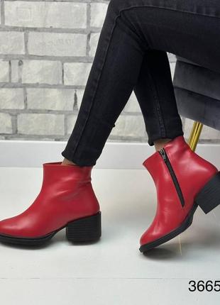 Стильні жіночі шкіряні ботинки червоного кольору, жіночі ботинки на комфортних підборах, демісезон1 фото