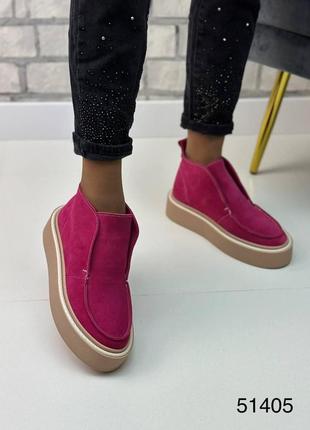 Стильні жіночі замшеві ботинки кольору фуксія, трендові жіночі ботинки, демісезон4 фото