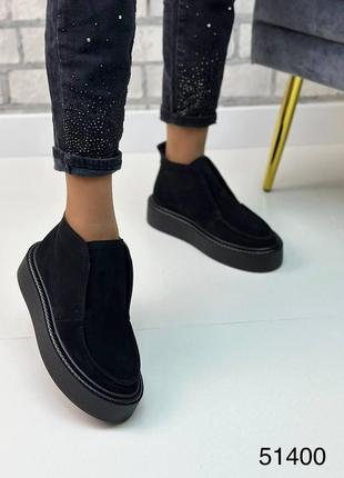 Стильні жіночі замшеві ботинки чорного кольору, трендові жіночі ботинки, демісезон2 фото