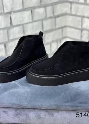 Стильні жіночі замшеві ботинки чорного кольору, трендові жіночі ботинки, демісезон4 фото