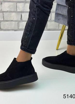 Стильні жіночі замшеві ботинки чорного кольору, трендові жіночі ботинки, демісезон7 фото