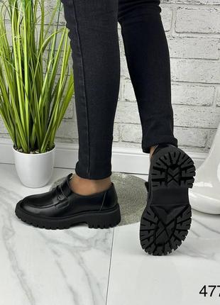 Стильні натуральні шкіряні лофери чорного кольору, жіночі комфортні туфлі9 фото
