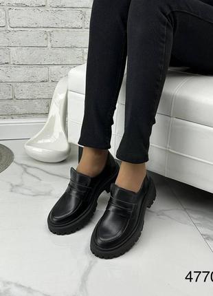 Стильні натуральні шкіряні лофери чорного кольору, жіночі комфортні туфлі5 фото