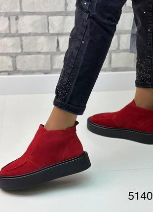 Стильні жіночі замшеві ботинки червоного кольору, трендові жіночі ботинки, демісезон3 фото