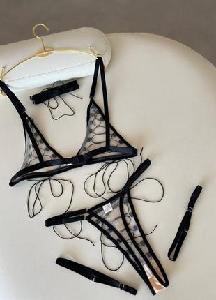 Эротический прозрачный комплект белья бюст, трусики, чокер со шнуровкой9 фото