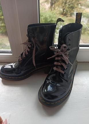 Dr. martens лакові чоботи, ботинки