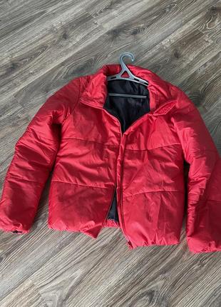 Куртка красная, ветровка1 фото