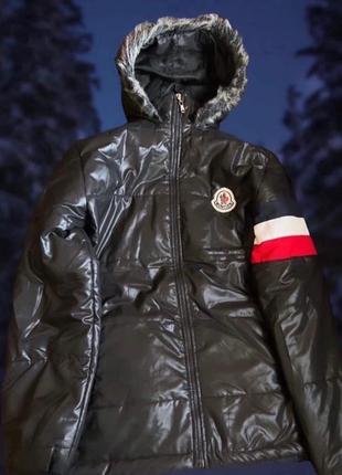 Зимова куртка moncler