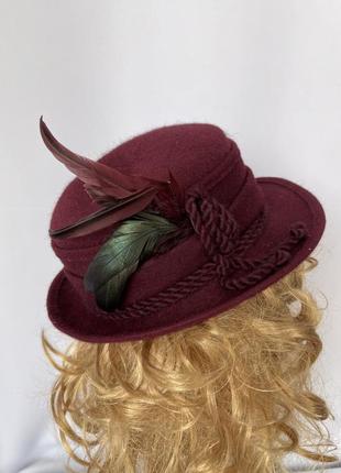 Шляпа бордовая с пером фетровая шерстяная баварская