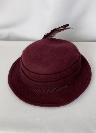 Шляпа бордовая с пером фетровая шерстяная баварская8 фото