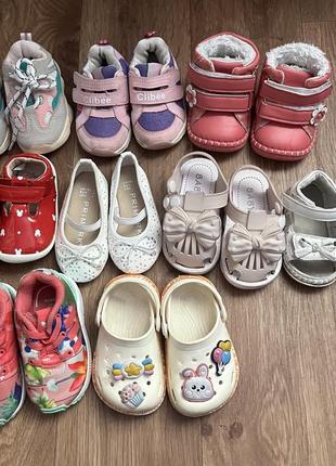 Продам взуття від своєї донечки. додаткові фото скину.2 фото