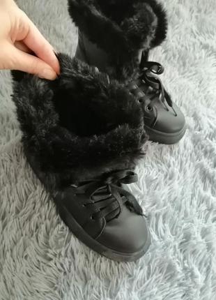 Зимние ботинки на меху хайтопы на толстой подошве при этом сами ботинки лёгкие зимові черевики на ху4 фото