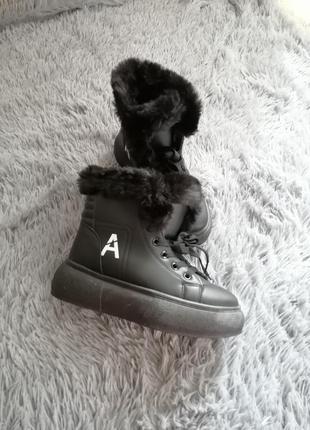 Зимние ботинки на меху хайтопы на толстой подошве при этом сами ботинки лёгкие зимові черевики на ху5 фото