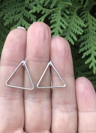 Сережки срібні трикутники 251001 фото