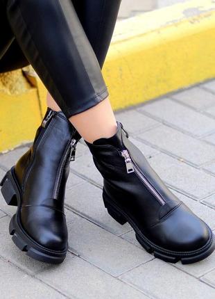 Черевики ботінки жіночі зимові шкіряні у чорному та бежевому кольорі від українського...