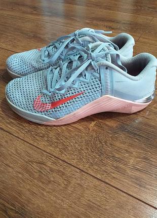 Nike 2