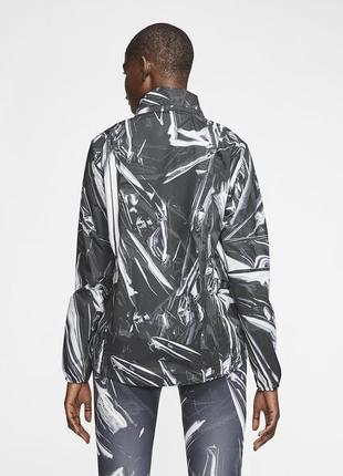 Женская куртка nike shield printed running jacket black bv4387-0104 фото