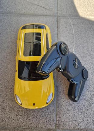 Машинка на пульте управления
