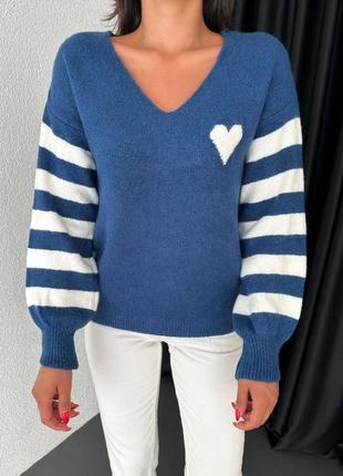 Шерстяной свитер свитер свитер с приспущенным плечом и v-вырезом в полоску с сердечком