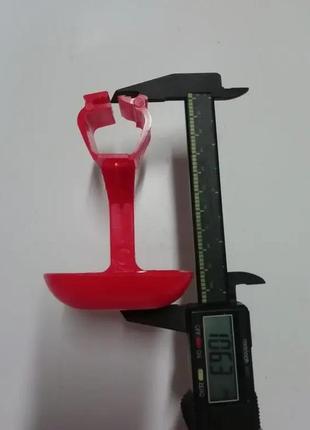 Каплеуловитель для ниппельной поилки под трубу 22х22 или круглую 25 мм5 фото