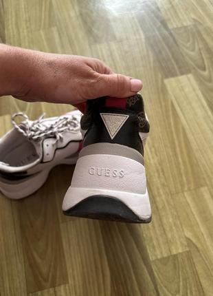 Продаю свои кроссовки, оригинал guess