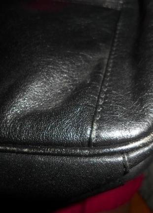 Небольшая черная кожаная  сумка на плече /tula/5 фото