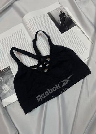 Оригинальный спортивный бюстгальтер топ reebok strap sports bra