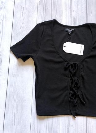 Чорний топ на зав'язках