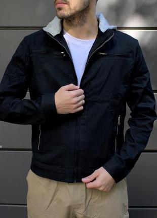 Мужская коттоновая куртка с капюшоном черная / повседневные ветровки мужские