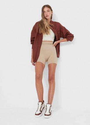 Шоколадна сорочка класична stradivarius