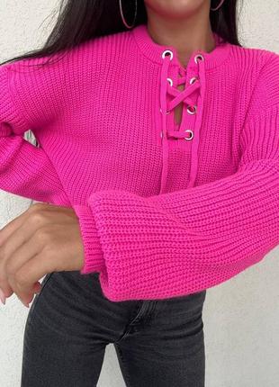 Тепленький свитер со шнуровкой9 фото