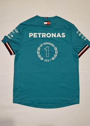 Футболка mercedes amg petronas 2021 team issue winners t-shirt – tommy hilfiger2 фото