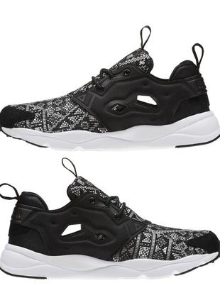 Кросівки reebok furylite gt black/white

39 розмір