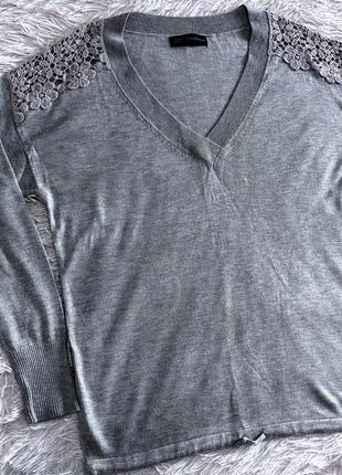 Серый свитер marks&spencer с кружевными вставками2 фото