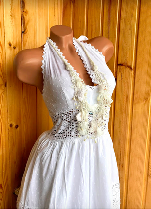 Роскошное белоснежное летнее длинное платье с открытыми плечами код 24049 фото
